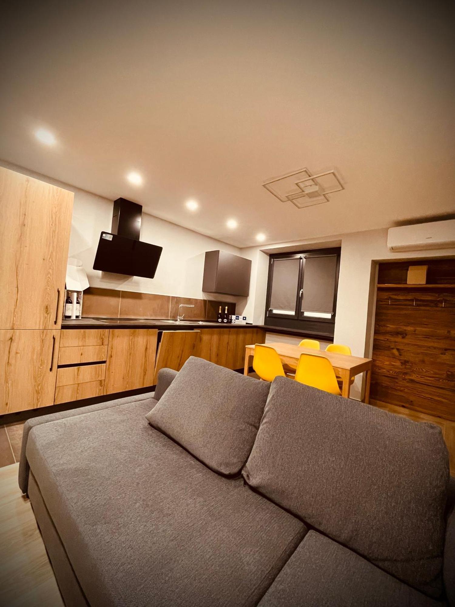 Alpine Hut Apartment Pont-Saint-Martin Exterior foto